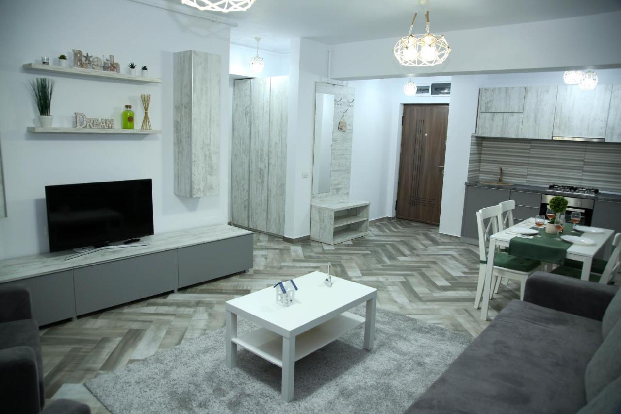 Myamar Apartment Mamaia Exterior photo