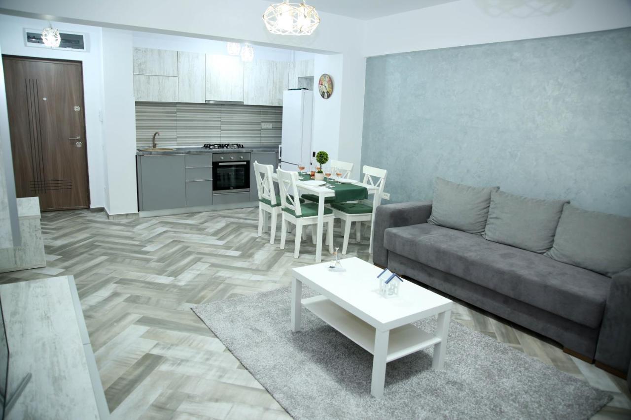 Myamar Apartment Mamaia Exterior photo