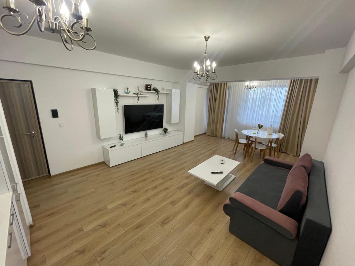 Myamar Apartment Mamaia Exterior photo